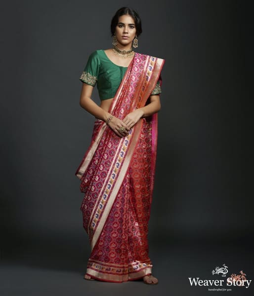 Handwoven_Banarasi_Patola_Saree_in_pink_with_intricate_meenakari_work_WeaverStory_02