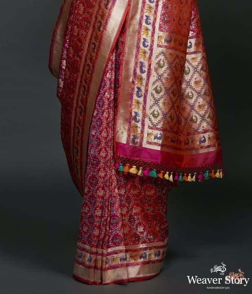 Handwoven_Banarasi_Patola_Saree_in_pink_with_intricate_meenakari_work_WeaverStory_04