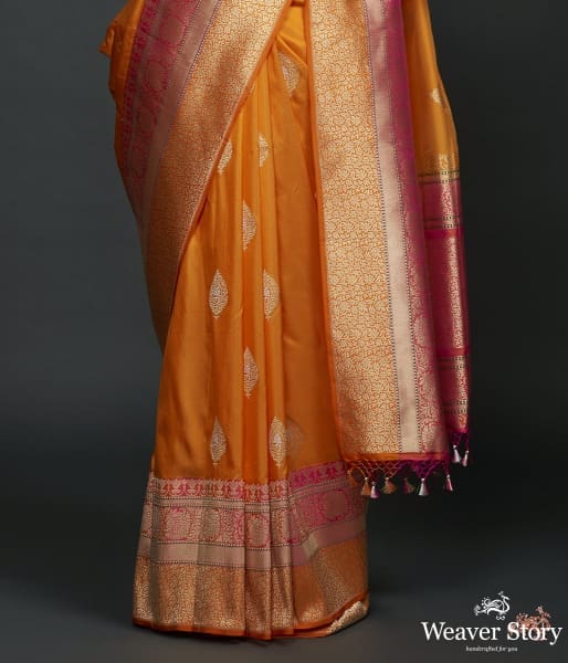 Mango_yellow_dual_tone_kadhiyal_border_saree_with_a_kadhwa_booti_and_pink_selvedge_WeaverStory_03