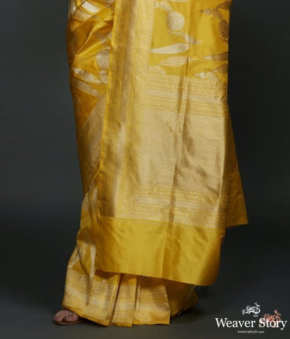 Yellow_kadhwa_jangla_with_intricate_floral_jaal_WeaverStory_04