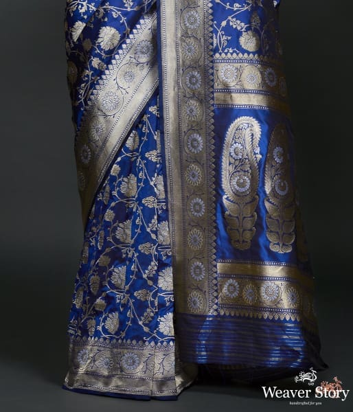 Royal_Blue_sona_rupa_kadhwa_jangla_with_intricate_floral_jaal_and_kairi_on_pallu_WeaverStory_04