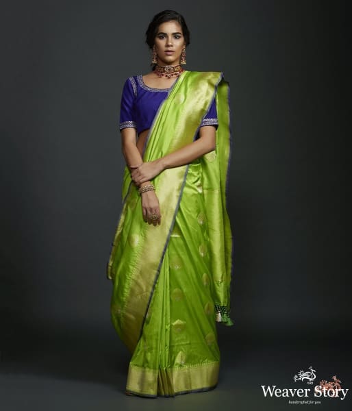 Neon_Green_kadhwa_booti_saree_with_zari_border_and_a_blue_selvedge_WeaverStory_02