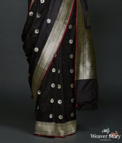 Black_Kadhwa_banarasi_saree_with_konia_pallu_WeaverStory_04