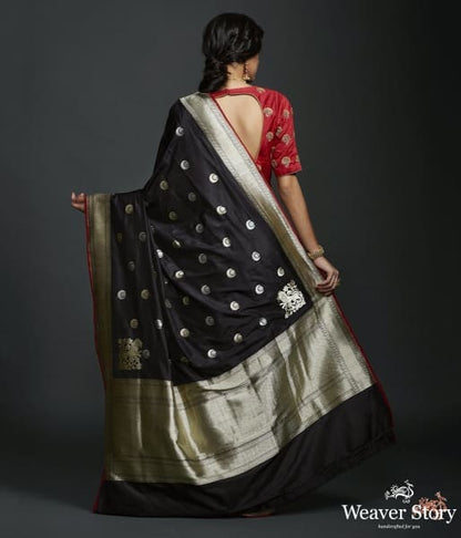 Black_Kadhwa_banarasi_saree_with_konia_pallu_WeaverStory_03