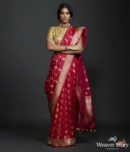 Pink_and_red_dual_tone_kadhwa_booti_saree_with_beldaar_border_WeaverStory_02