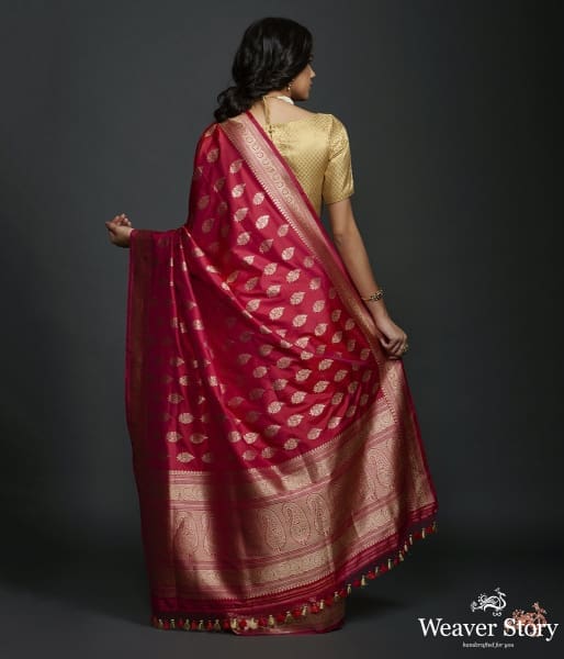 Pink_and_red_dual_tone_kadhwa_booti_saree_with_beldaar_border_WeaverStory_03