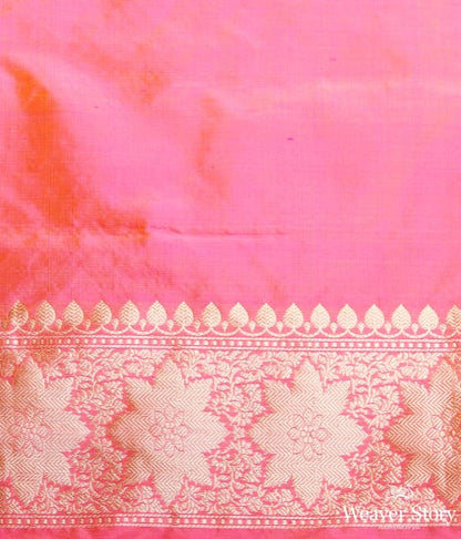 Handwoven_Banarasi_saree_in_Pink_and_peach_dual_tone_with_broad_floral_border_WeaverStory_05