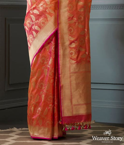 Handwoven_Banarasi_saree_in_Oramge_and_peach_dual_tone_with_floral_jaal_WeaverStory_04