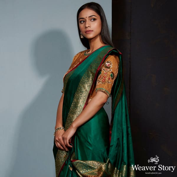 Green_and_gold_pure_valkalam_saree_with_meenakari_border_and_paisley_pallu_WeaverStory_01