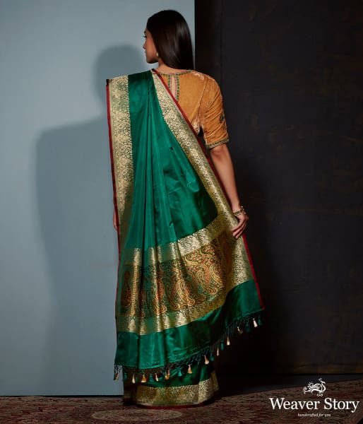 Green_and_gold_pure_valkalam_saree_with_meenakari_border_and_paisley_pallu_WeaverStory_03