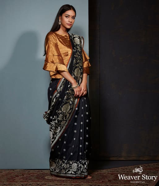 Handwoven_Banarasi_saree_with_beautiful_roses_woven_in_the_parsi_gara_style_WeaverStory_02