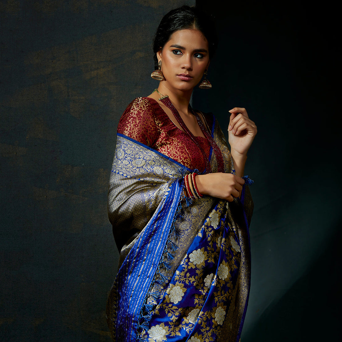 Handloom_Royal_Blue_Sona_Rupa_Kadhwa_Angoor_Jangla_Saree_WeaverStory_01