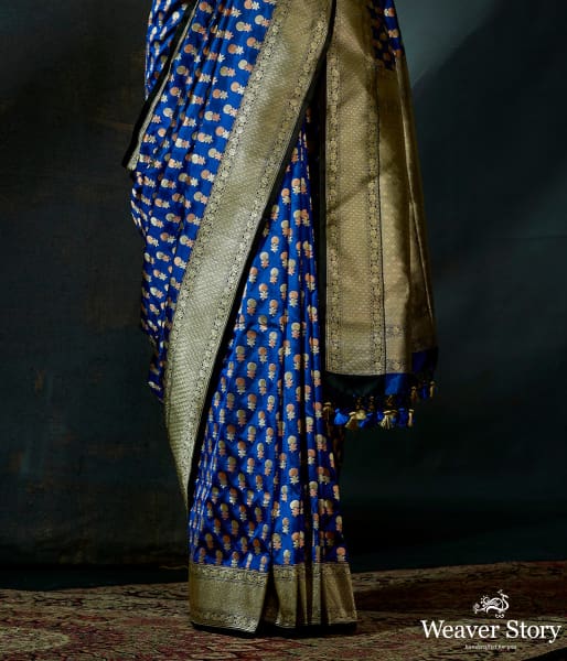 Royal_Blue_katan_silk_saree_with_small_floral_motifs_and_kadhwa_border_WeaverStory_04