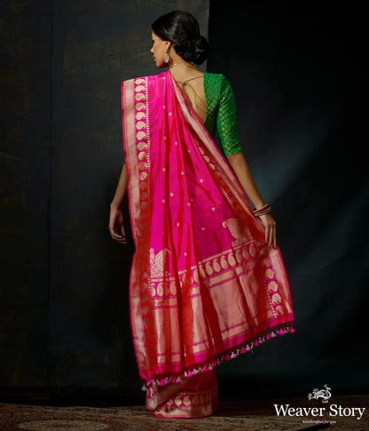 Hot_Pink_kadhwa_booti_saree_with_paisleys_on_border_and_konia_pallu_WeaverStory_03