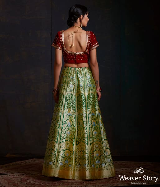 Green_Handloom_Kadhwa_Banarasi_Lehenga_Katan_Silk_in_Emerald_WeaverStory_03