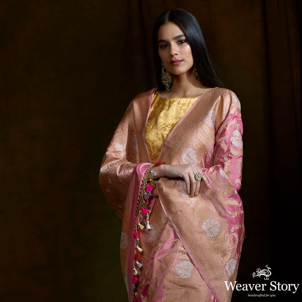 Handwoven_kadhwa_banarasi_mehraab_jaal_saree_with_sona_rupa_zari_WeaverStory_01