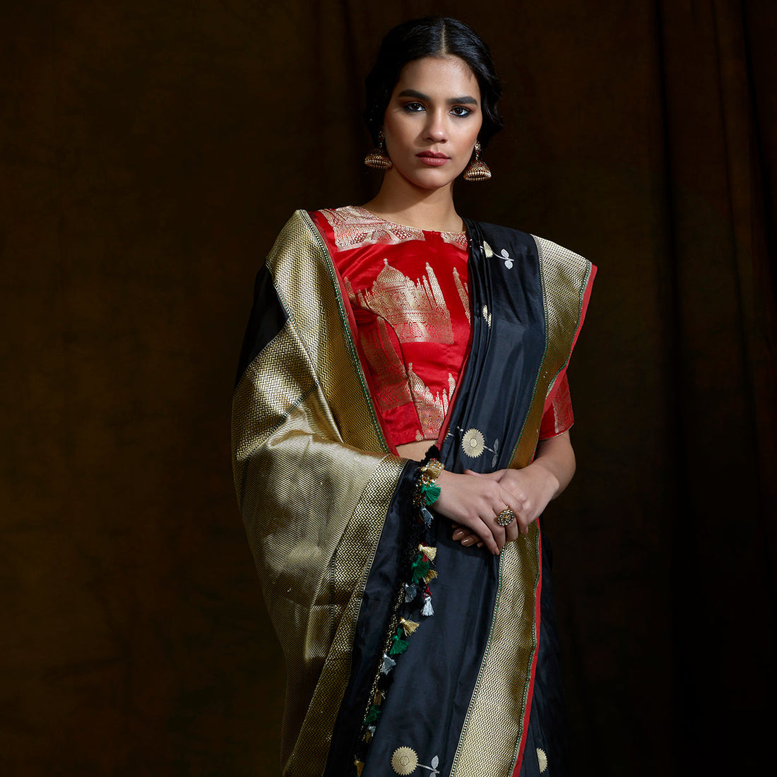 Black_Kadhwa_Katan_Silk_Saree_with_Floral_Motifs_and_Red_Selvedge_WeaverStory_01
