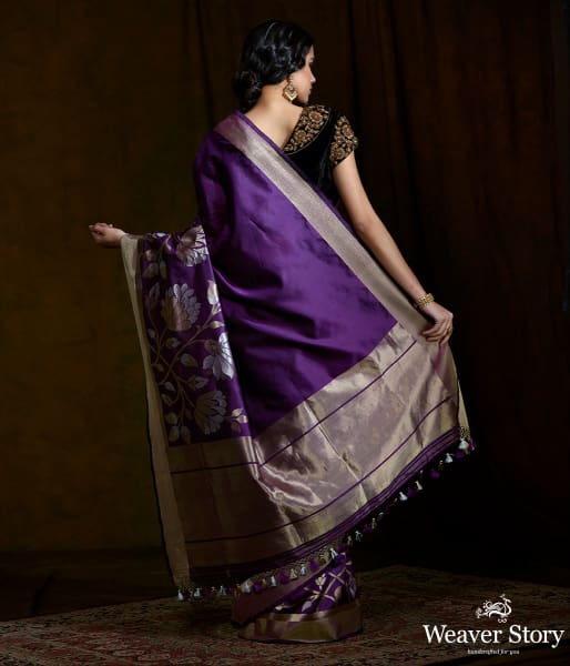 Handwoven_dupion_silk_banarasi_with_floral_borders_woven_in_sona_rupa_zari_WeaverStory_03