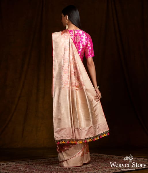 Handwoven_Beige_and_Pink_Dual_Tone_Tanchui_Saree_with_Kadhwa_Border_and_Floral_Motifs_WeaverStory_03