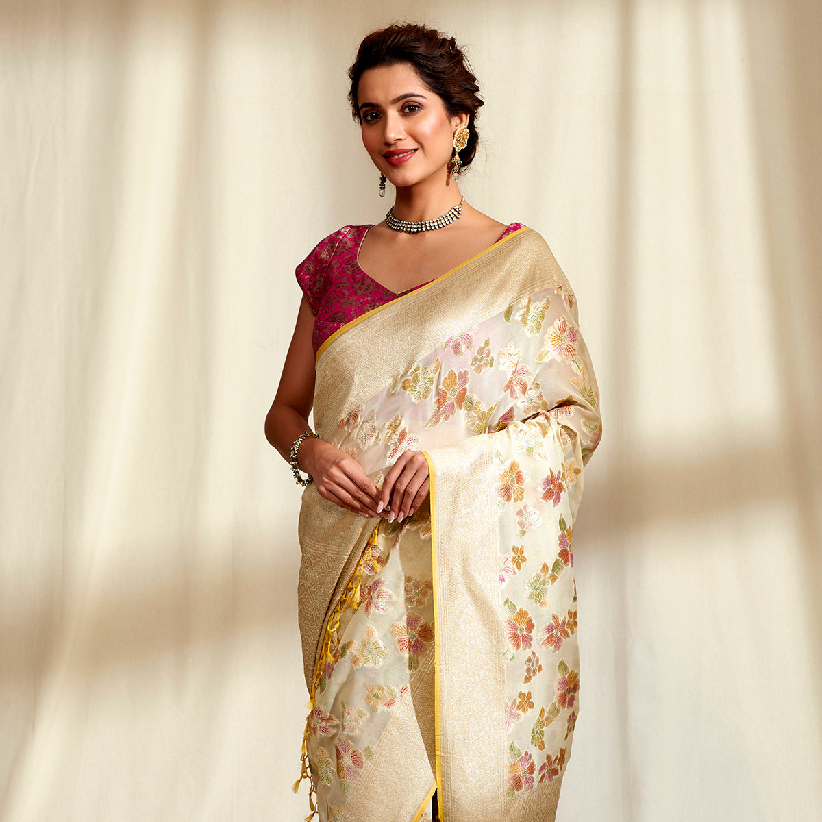 Handwoven_Beige_and_Gold_Hand_Brush_Dyed_Saree_WeaverStory_01