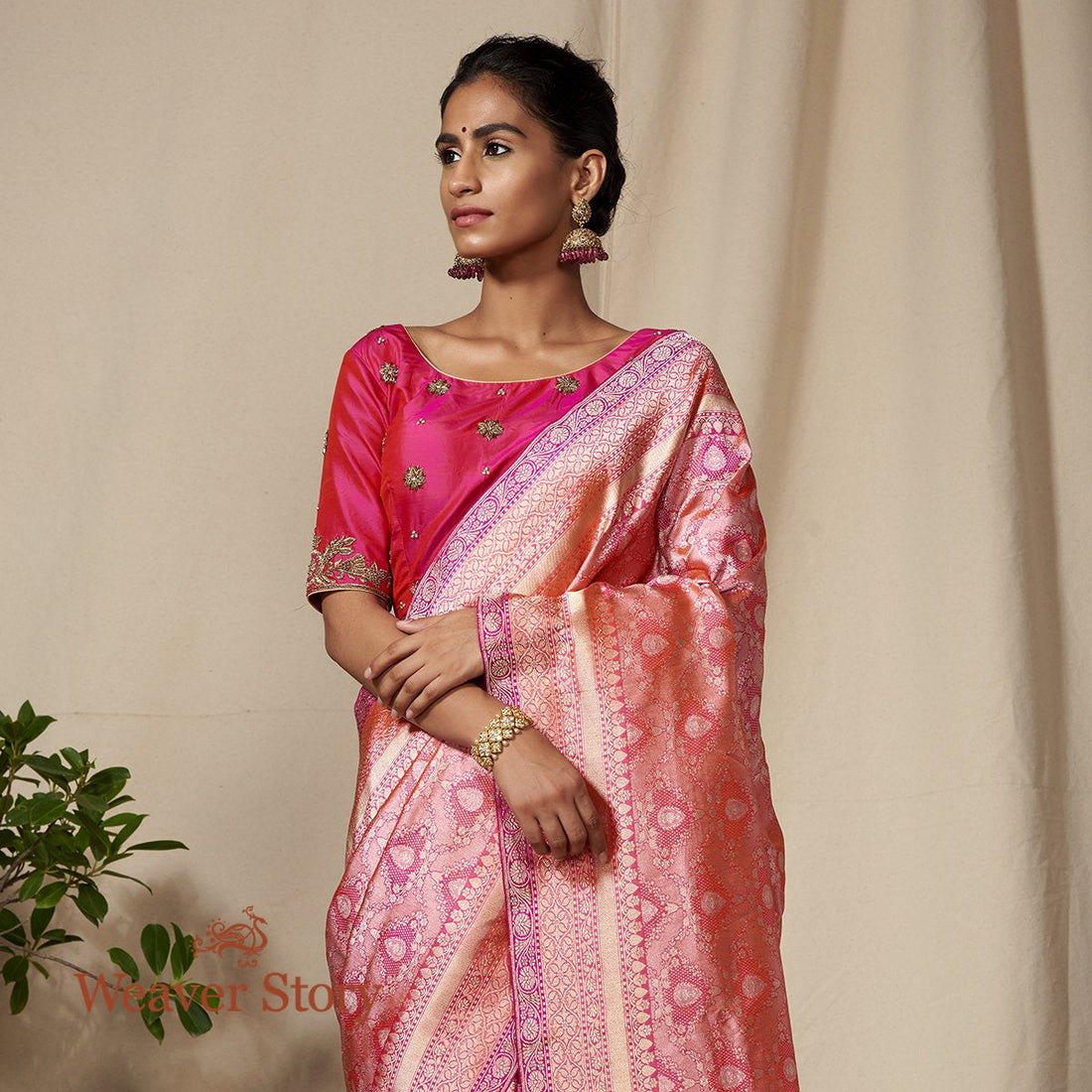 Handwoven_Pink_and_Peach_Kimkhab_Banarasi_Saree_with_Purple_Selvedge_WeaverStory_01