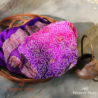 Handwoven_Purple_and_Pink_Ombre_Dye_Kadhwa_Bandhej_Dupatta_WeaverStory_01