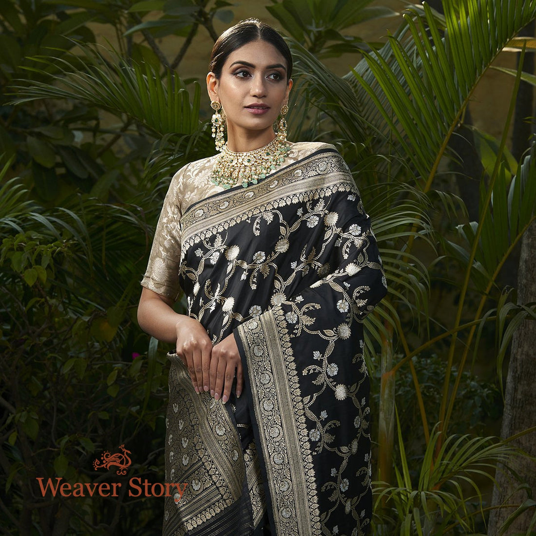 Handloom_Black_Sona_Rupa_Kadhwa_Jangla_Saree_with_Pink_Blouse_WeaverStory_01