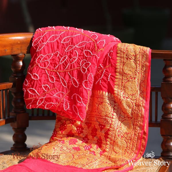 Handwoven_Red_Floral_Bandhej_Kadhwa_Banarasi_Dupatta_WeaverStory_01