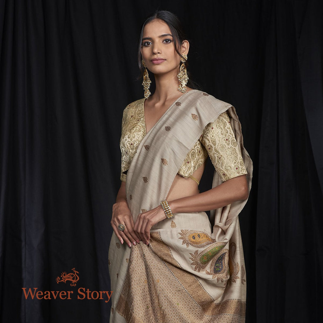 Handwoven_Munga_Saree_with_Small_Booti_and_Kairi_Pallu_WeaverStory_01