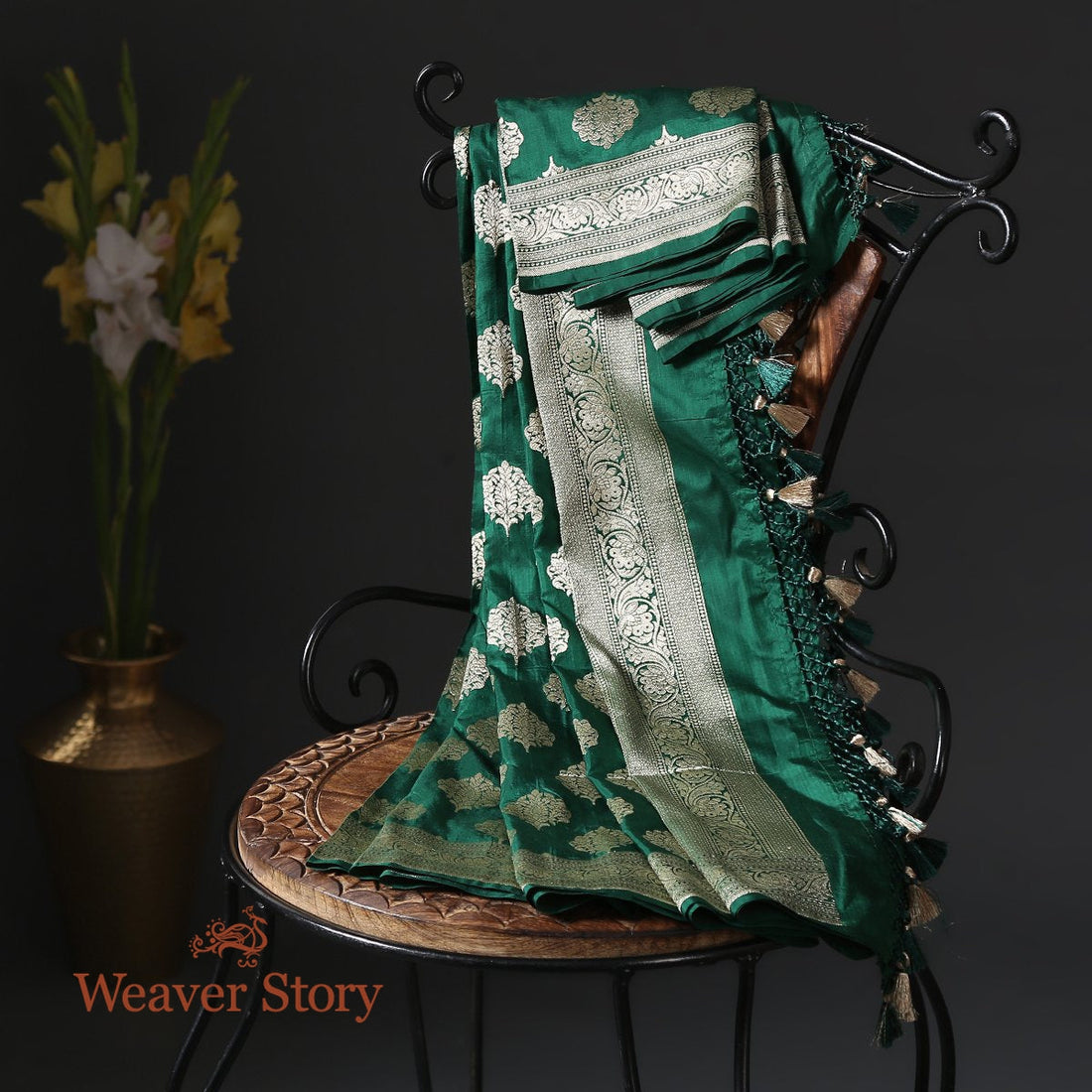 Handloom_Green_Katan_Silk_Cutwork_Booti_Dupatta_WeaverStory_01