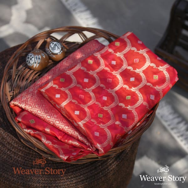 Handwoven_Red_Cutwork_Jangla_Dupatta_WeaverStory_01