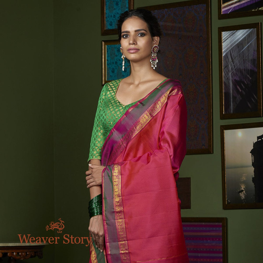 Handloom_Pink_Pin_Stripes_Kanjivaram_Saree_with_Green_Pink_Dual_Tone_Border_WeaverStory_01
