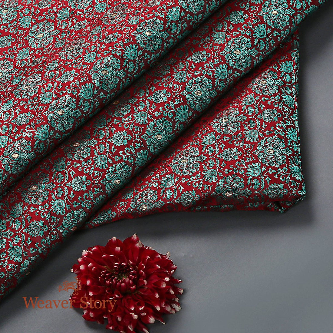 Handloom_Red_and_Green_Zari_Booti_Jaal_Fabric_WeaverStory_01