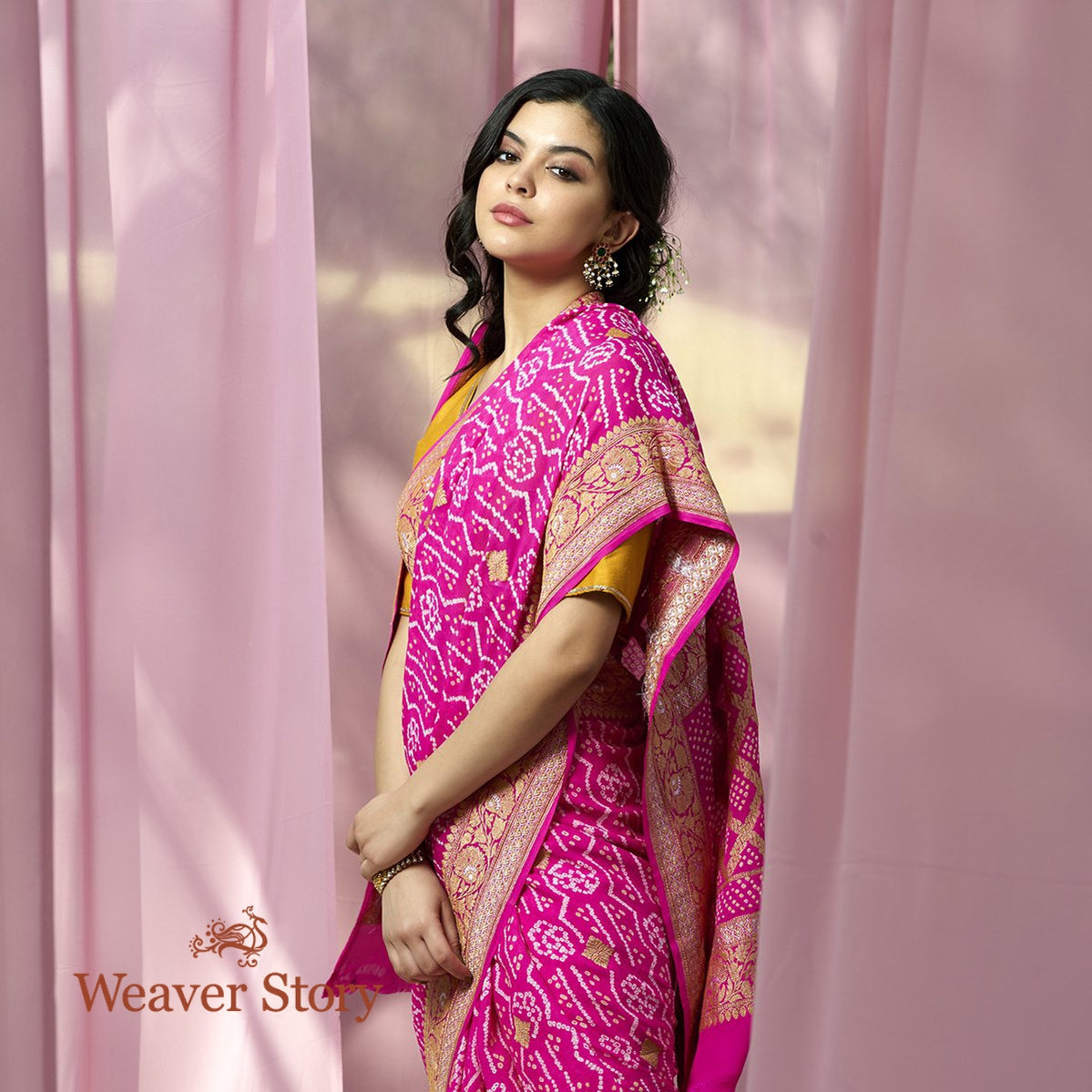 Handloom_Pink_Banarasi_Bandhej_Saree_WeaverStory_01