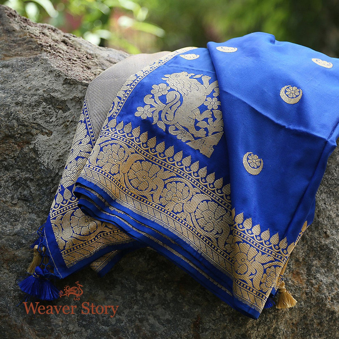 Handloom_Blue_Chaand_Boota_Dupatta_WeaverStory_01