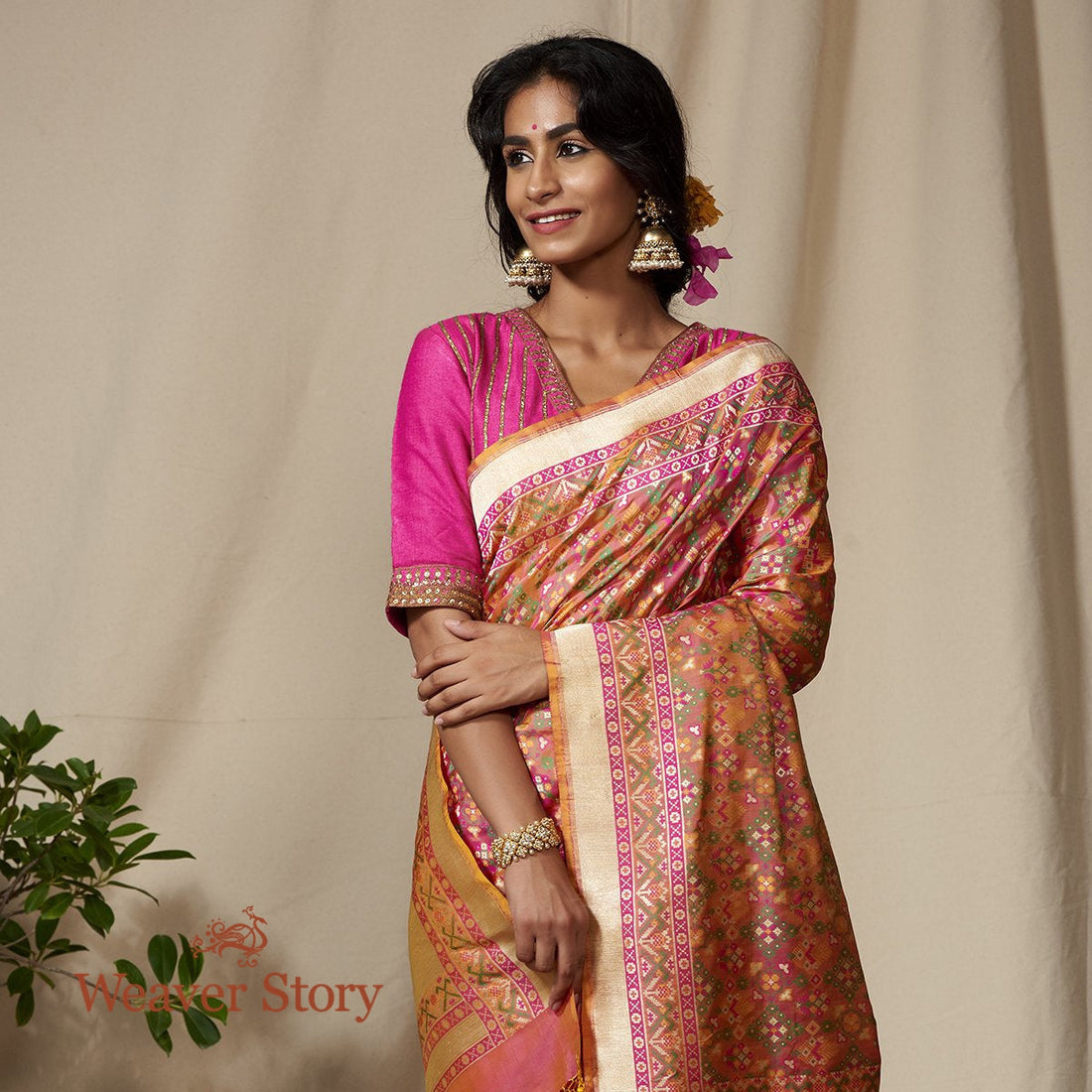 Handwoven_Peach_and_Pink_Banarasi_Patola_Saree_with_Meenakari_WeaverStory_01