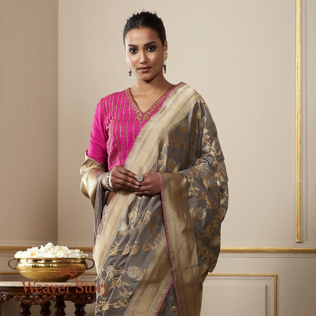 Handloom_Grey_and_Beige_Banarasi_Jangla_with_Pink_Selvedge_WeaverStory_01