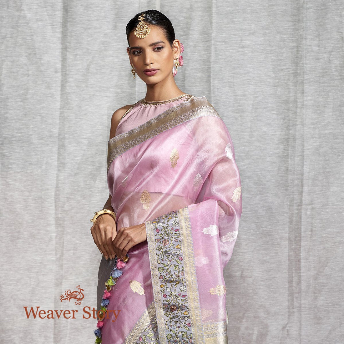 Handloom_Light_Pink_Kadhwa_Kora_Saree_with_Heavy_Meenakari_Border_WeaverStory_01