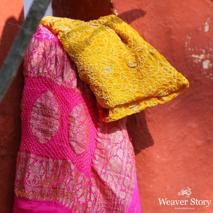 Handwoven_Yellow_Pink_Ombre_Dye_Kadhwa_Bandhej_Dupatta_WeaverStory_01