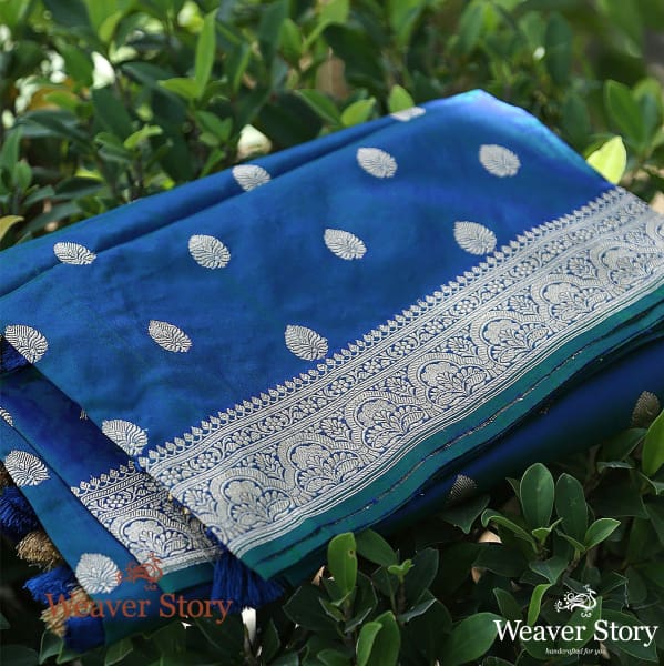 Handwoven_Peacock_Blue_Kadhwa_Booti_Dupatta_WeaverStory_01