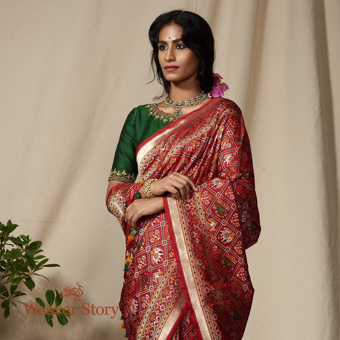 Handwoven_Red_Meenakari_Banarasi_Patola_Saree_with_Paithani_Border_and_Pallu_WeaverStory_01