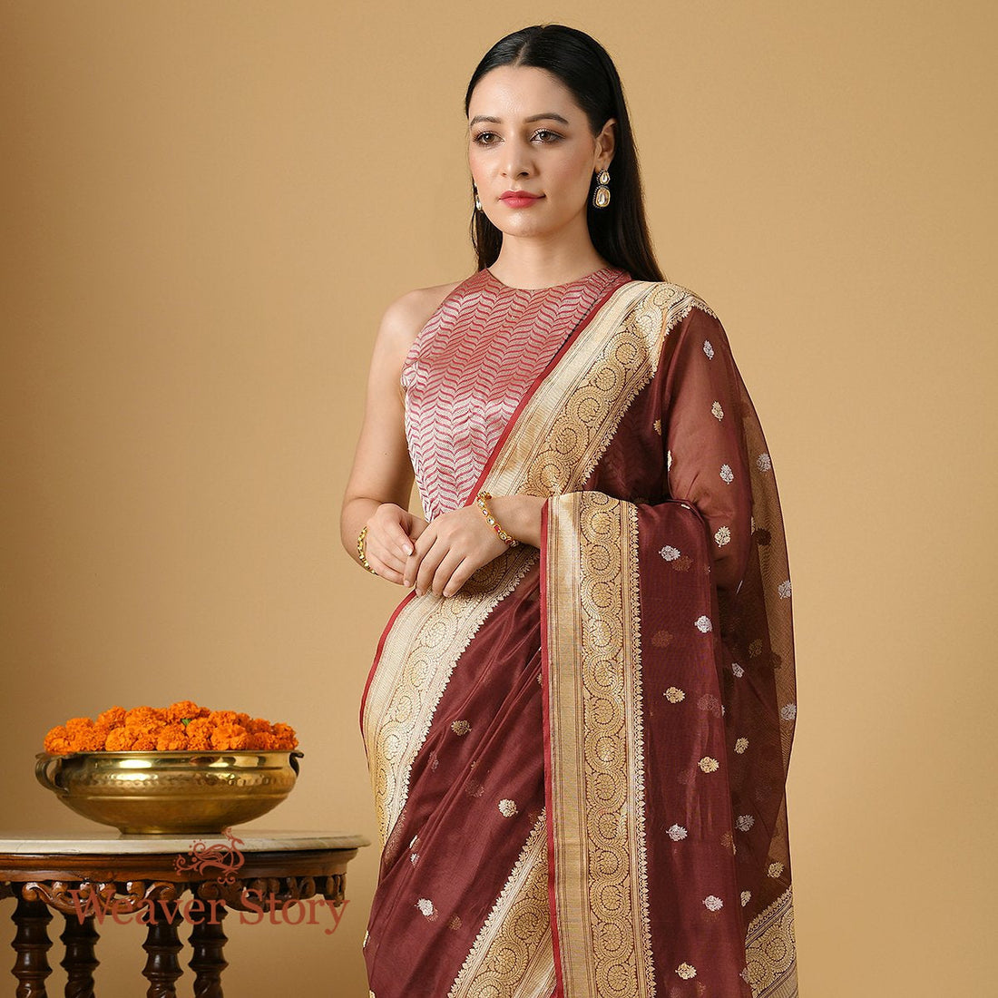 Handloom_Coke_Brown_Kadhwa_Booti_Saree_in_Pure_Cotton_WeaverStory_01