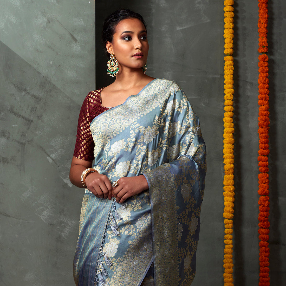 Handwoven_Grey_Angoor_Jangla_Ektara_Weave_Saree_WeaverStory_01