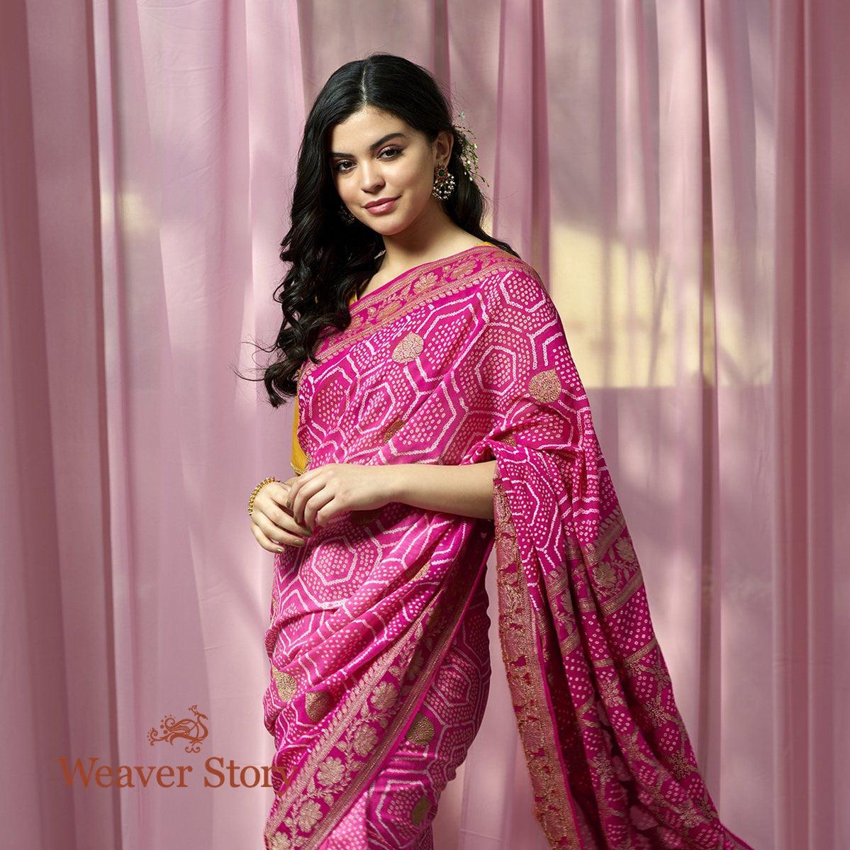 Handloom_Pink_Ombre_Dyed_Bandhej_Saree_WeaverStory_01