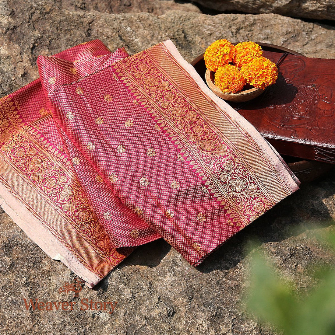 Handloom_Pink_Pure_Katan_Silk_Zari_Tanchoi_Banarasi_Dupatta_WeaverStory_01