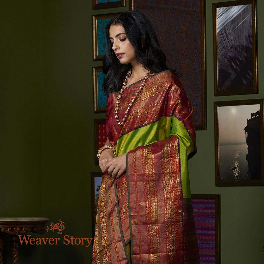 Handloom_Green_Kanjivaram_Silk_Saree_with_Wine_Border_WeaverStory_01