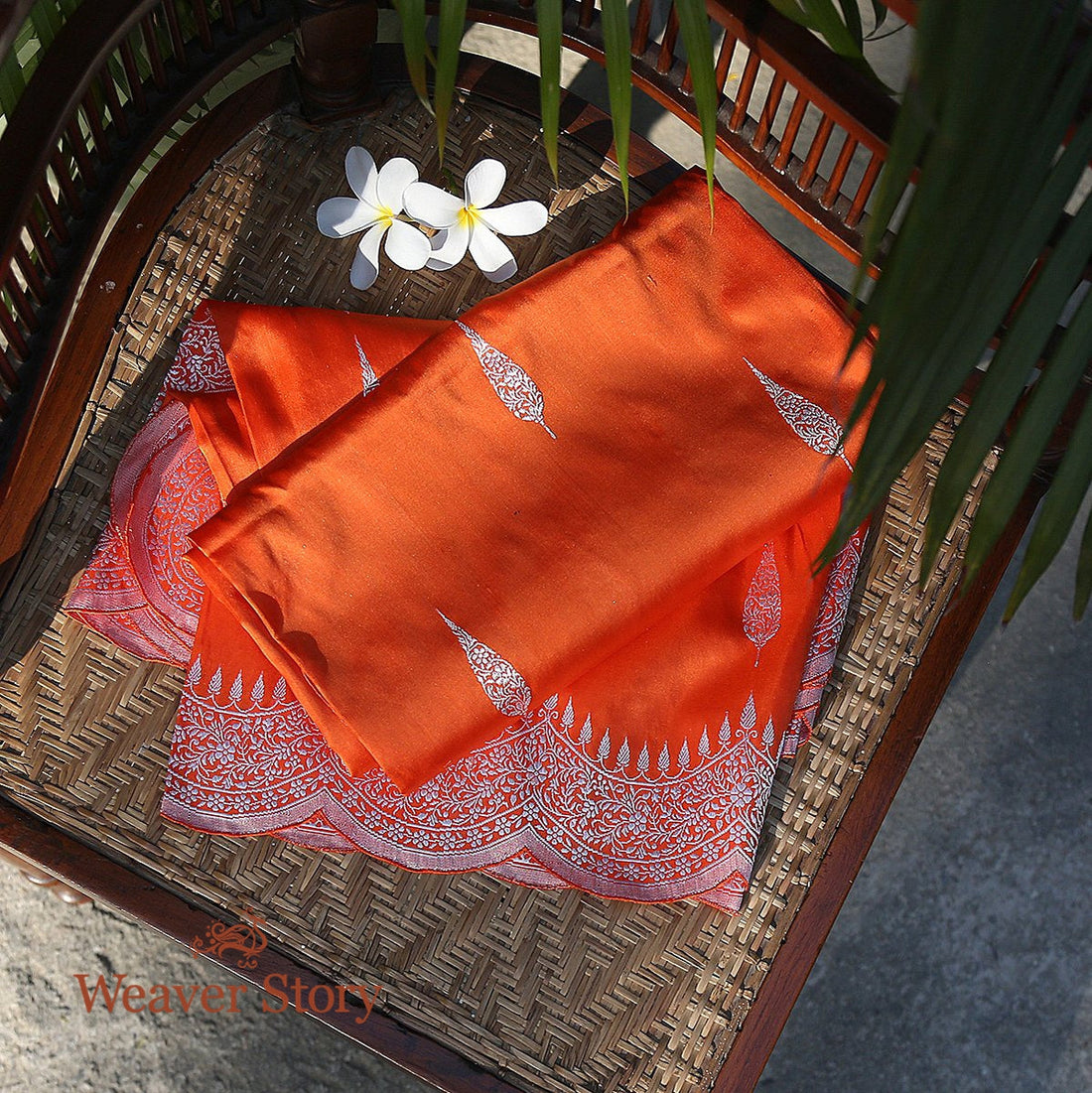Handloom_Orange_Banarasi_Dupatta_with_Scalloped_Borders_WeaverStory_01