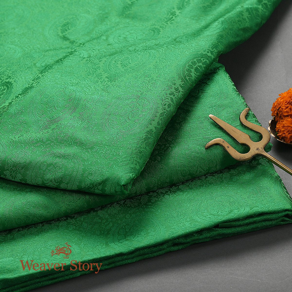 Handloom_Green_Self_Tanchoi_Fabric_WeaverStory_01