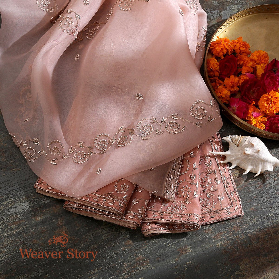 Peach_Zardozi_Work_Dupatta_with_Paisleys_on_Pallu_WeaverStory_01