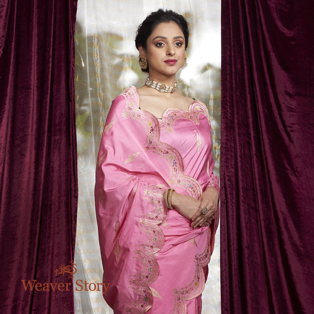 Handwoven_Pink_Meenakari_Saree_with_Scalloped_Borders_WeaverStory_01